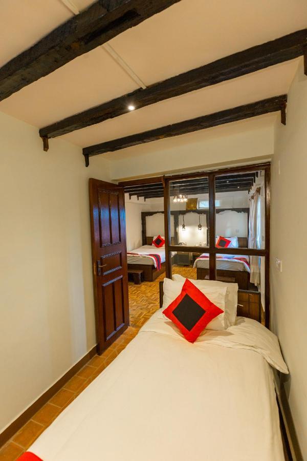 Vajra Boutique Hotel Bhatgoan Exteriör bild
